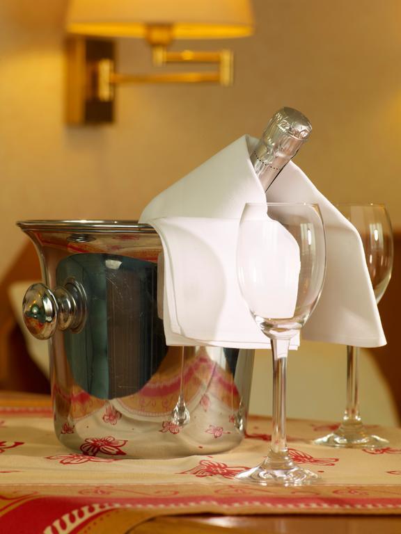 Hotel Loesch Pfaelzer Hof Romerberg Zewnętrze zdjęcie